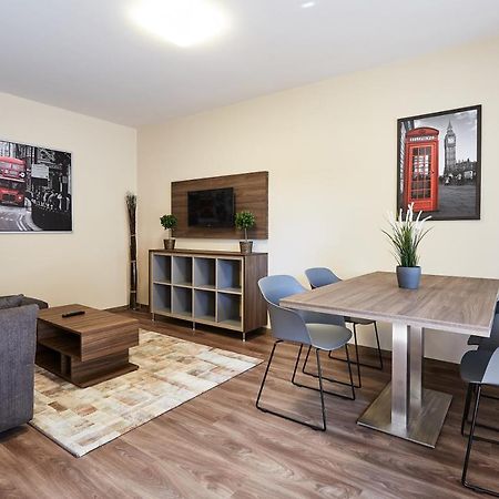 Ovar Apartman Mosonmagyarovar Bagian luar foto