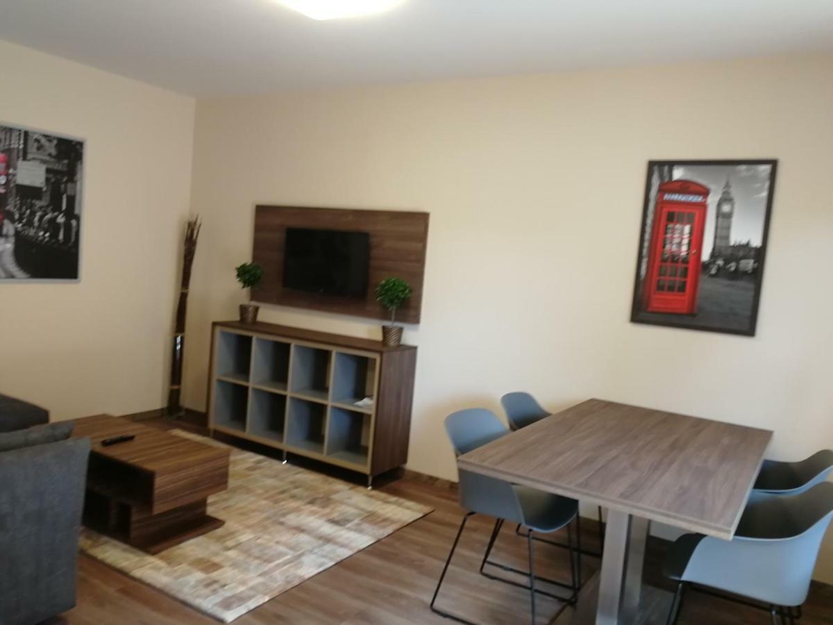 Ovar Apartman Mosonmagyarovar Bagian luar foto