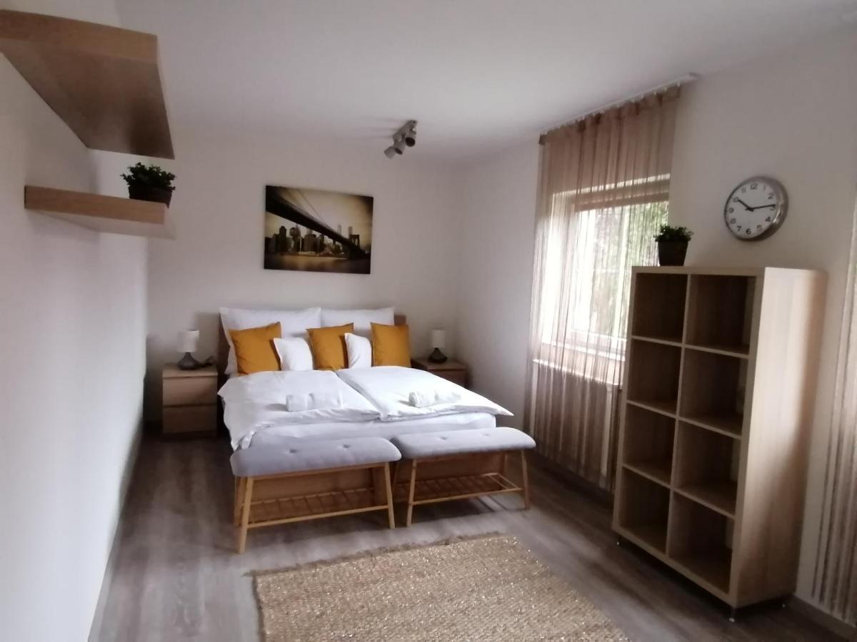 Ovar Apartman Mosonmagyarovar Bagian luar foto