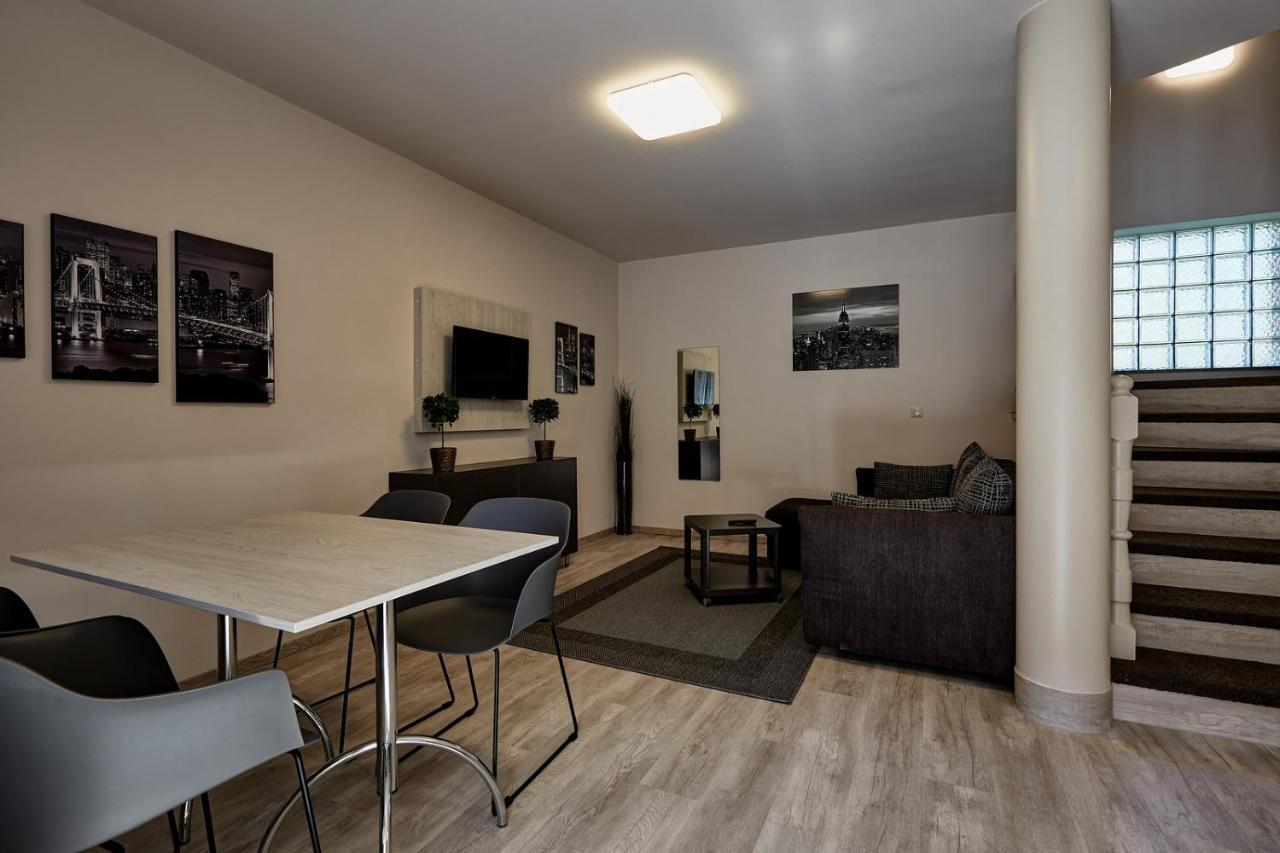 Ovar Apartman Mosonmagyarovar Bagian luar foto