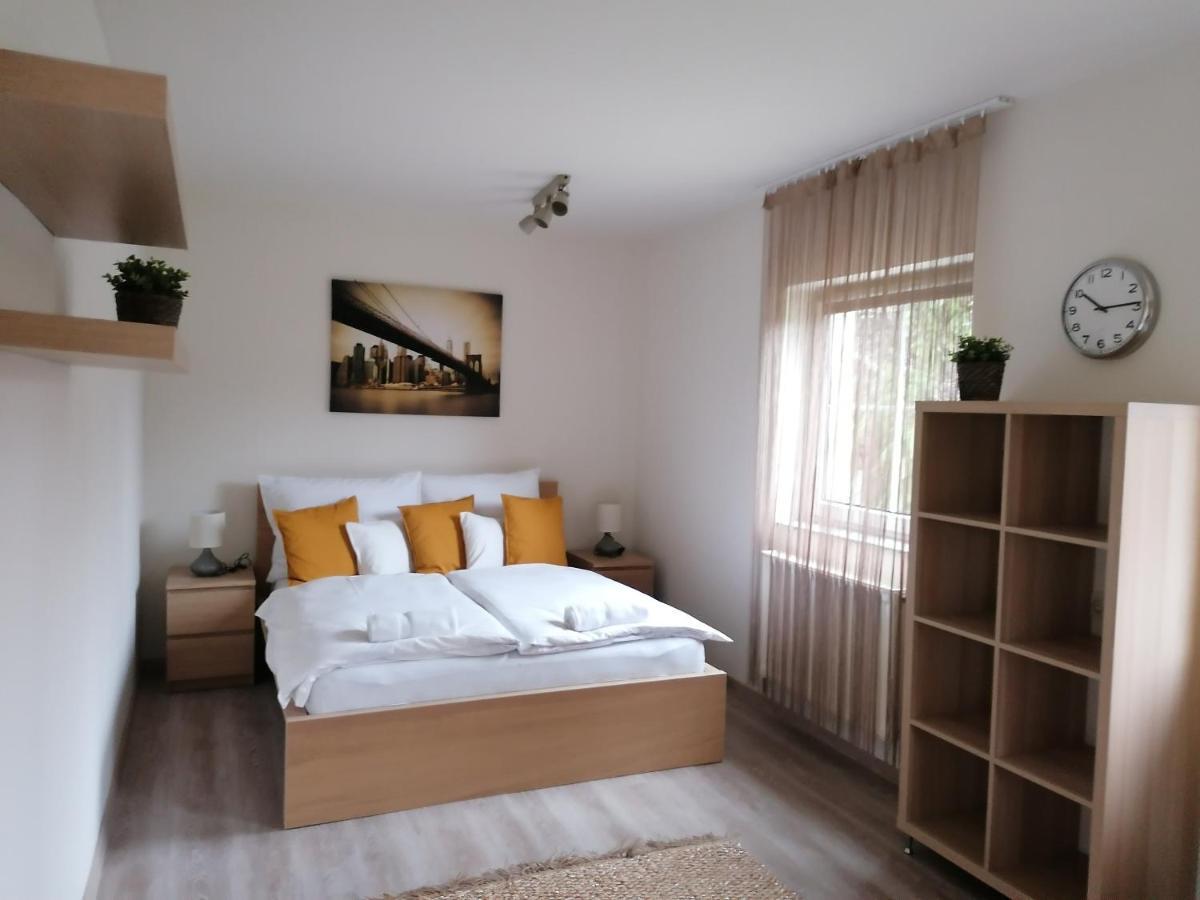 Ovar Apartman Mosonmagyarovar Bagian luar foto
